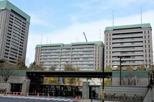 防衛力の抜本的強化により、防衛費と関係費を合わせた安全保障関連費は対ＧＤＰ比２％を目指す